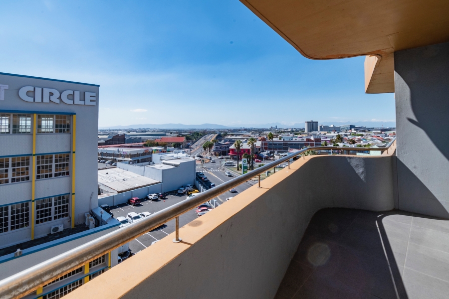 1 Bedroom Property for Sale in Woodstock Western Cape